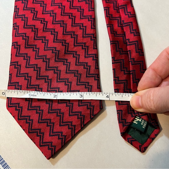 Ralph Lauren Silk Jacquard Red and Navy Blue Zig-Zag Chevron Necktie 3.5” - Picture 10 of 10
